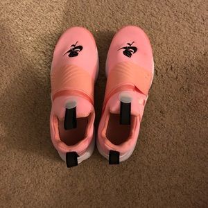 Pink nike prestos
